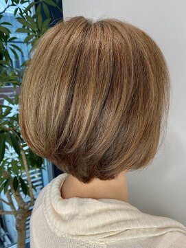 ステア ケース(stair case) 脱白髪染め！黒をやめてベージュに　40代50代60代