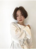 大人可愛いセンターパートショートヘア