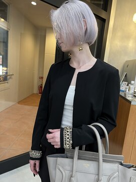 エイチ(H) 大人のハイトーンは質感を大切に!