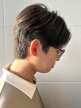 ヒュイル バイ ニアウ(Hwyl by Niau) メンズマッシュセンターパートスパイラルパーマニュアンスパーマ