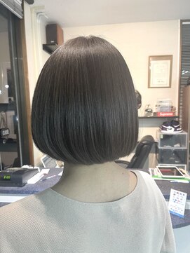 クーラ(cu-ra) ショートボブ