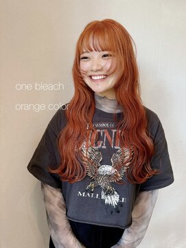 イル(ill) ブリーチ　ダブルカラー　オレンジ　ロング　波巻き