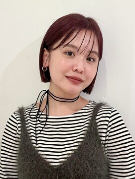 ローネス(LONESS) 春カラー　チェリーレッド　ミニボブ　切りっぱなしボブ　丸顔