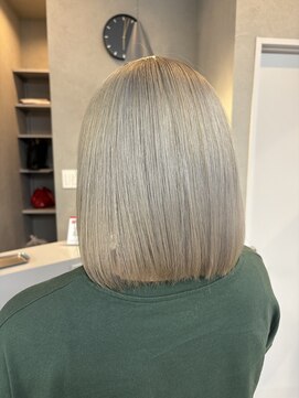 ジゼル 小倉(GiseL) ホワイトブロンド【かじ】/ GiseL小倉@kaji_de_experiences