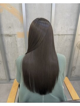 イオエ 梅田(ioe) ミルクティーベージュ/レイヤーボブ /髪質改善/縮毛矯正