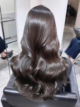 エル バイ アンキシム(elu by AHNKISM) 顔まわり韓国レイヤーカット髪質改善トリートメント