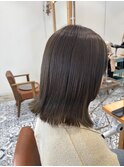 オリーブベージュと切りっぱなし