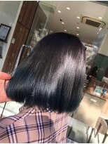 アッシュ 川崎店(Ash)&nbsp;裾カラー　ブリーチあり　ブルー　ボブ