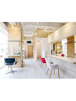 オシャレな大人気プライベートサロン！ダメージレス施術とマンツー提案でお客様も安心☆髪と心に優しいTISM