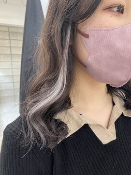 ビンナ(BINNA) ダメージゼロのシルバーカラー