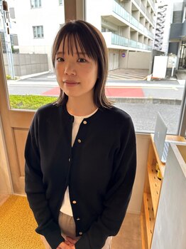 低刺激、低ダメージの薬剤を使い、退色後の色味まで計算されたデザインカラーでワンランク上の仕上がりを◎