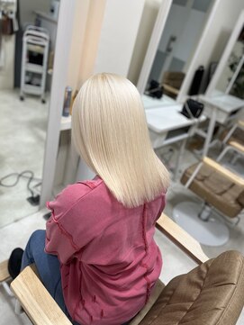 カリーナ(CARINA) ホワイトブロンド/ハイトーンカラー