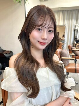 アイドットプラス 表参道(i.+omotesando) ウェーブヘア×ニュアンスカラーで魅せる柔らかさ