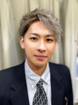 ラベルヴィ(La belle vie) 全部のせ 人生初 美容室パーマ ブリーチ カラー