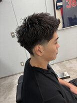 イントロバイフィーネ 渋谷(INTRO . by Fi-Ne)&nbsp;バーバーテーパーフェードスパイキーショート/渋谷