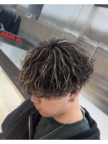 フィフス トウキョウ (fifth TOKYO) 渋谷ルーズパーマメンズカットシースルーマッシュセンターパート