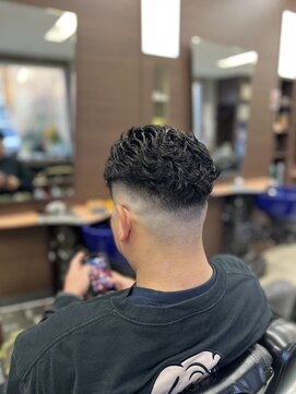 ディライトサロン中村(Delightサロン中村) パーマ＋スキンフェードスタイル