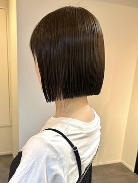 ワット(W) 【W】小林 切りっぱなしボブ/ツヤ感ブラウン