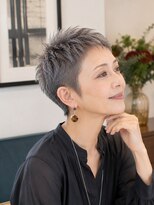 バグズ(Baguz)&nbsp;大人洗練美シルエットハンサムショート小顔レイヤー30代40代