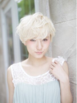 テクノ(TECHNO) ★ハイトーンフェザーCUTEボブ★