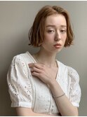 センターわけ切りっぱなしボブ