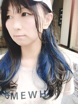 ナナカバイミーツハンド(nana.ca by meetsHAND)&nbsp;韓流インナーカラーブルー 小顔カット くびれ波巻き