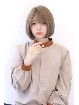 オーロ(ORO) 柔らかベージュの王道ボブスタイル