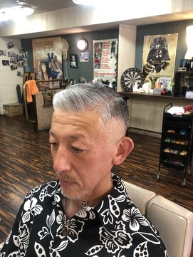 コダマ 大泉学園店(KODAMA) グレイヘアにこそ似合う！大人7／3スタイル！ダンディヘア！