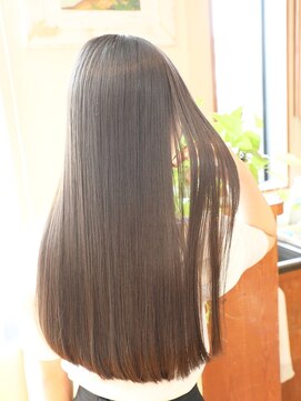 ヘアーメイク クイール(Hair Make Cuiiru) しなやかで魅せる美髪ストレート