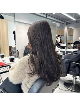 ルネ 北千住(Renee) アッシュカラー_グレーベージュ_顔まわりレイヤー