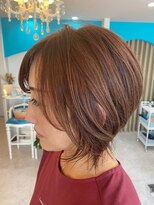 リンナヘアー(Rinna hair) ショートレイヤースタイル