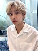 ハイトーン韓国風センターパート毛流れスタイル