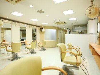 ベルジュバンスサロン べる美容室 調布店の写真/【調布駅徒歩5分】落ち着いた空間でゆったりと髪も心も癒されるリラックス空間―。店内バリアフリー仕様◎