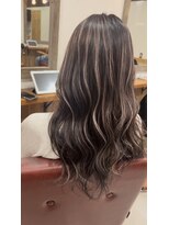 ノーム 横浜(NORM)&nbsp;レイヤーカット　ハイライト　ブリーチカラー