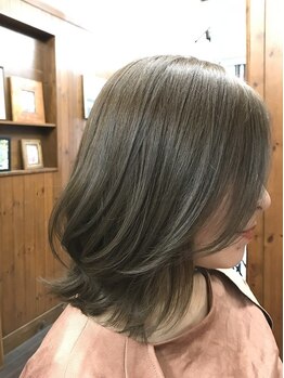 透け感のある美髪へ…♪髪に優しい薬剤を使用することで、潤いとツヤのあるダメージの少ない仕上がりに★