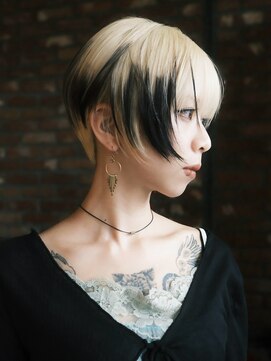 ボコカ(bococa) 【macana指名】デザインカラーショートボブハイトーンレイヤー