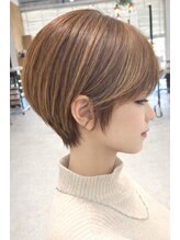 《*透明感あるカラー*》と《*ショートヘア*》を実現するには、透明感カラーがオススメ◎[ハイライト]