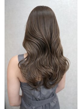 エイム(AiM) レイヤーカット×オリーブグレージュ