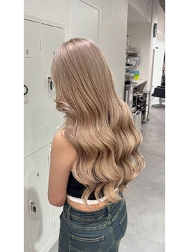 シエラ 南船場(CIERA.) くるみちゃんヘアバレイヤージュミルクティーベージュ