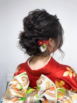 ヘアメイク シュシュ(Hair make chou chou) ミディアム成人式着物ヘアセット【chou-chou 北林夏実】