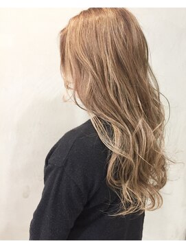 ロロネー 三国(Lolonois) 【Lolonois三国】ミルキーベージュ