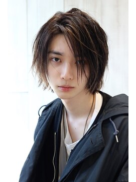 ネイビー(NAVY) 雰囲気系 重めミディアム ハイライトカラー ワックスなし