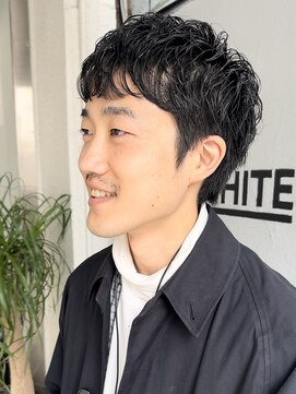 アンダーバーホワイト 広島 並木店(_WHITE) ナチュラルピンパーマ/メンズベリーショート