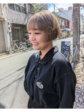 ヒカリス 東三国(HIKARIS) 笑顔溢れるハイトーンボブ/刈り上げ/ミニボブ/ベージュ