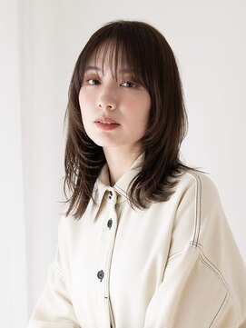 エアー 青山(AIR) ウルフレイヤーくびれミディ透明感グレージュブリーチなし