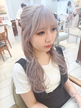 テトラ バイ ネオリーブ 横浜西口店(tetra by neolive) ホワイトシルバーカラー**【横浜/横浜駅】