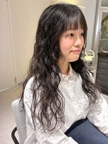 アム(amu)&nbsp;【くせ毛さんでも大丈夫】ロングウェーブパーマ×前髪ストレート