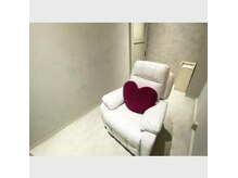 ヘアーアンドメイク ソファー 仙台駅前店(hair&make Sofa)の雰囲気（アイ、ネイルサロン併設♪）