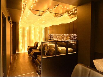 カリテス 富ヶ谷店(charites)の写真/ゆったりとした時間が流れる上質空間が魅力♪贅沢なサロンタイムを☆あなただけの特別な時間をご提供。