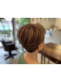 白髪によるお悩み解消！少ないダメージで上品な白髪ぼかし・白髪染めを叶える◎艶感のある大人カラー☆